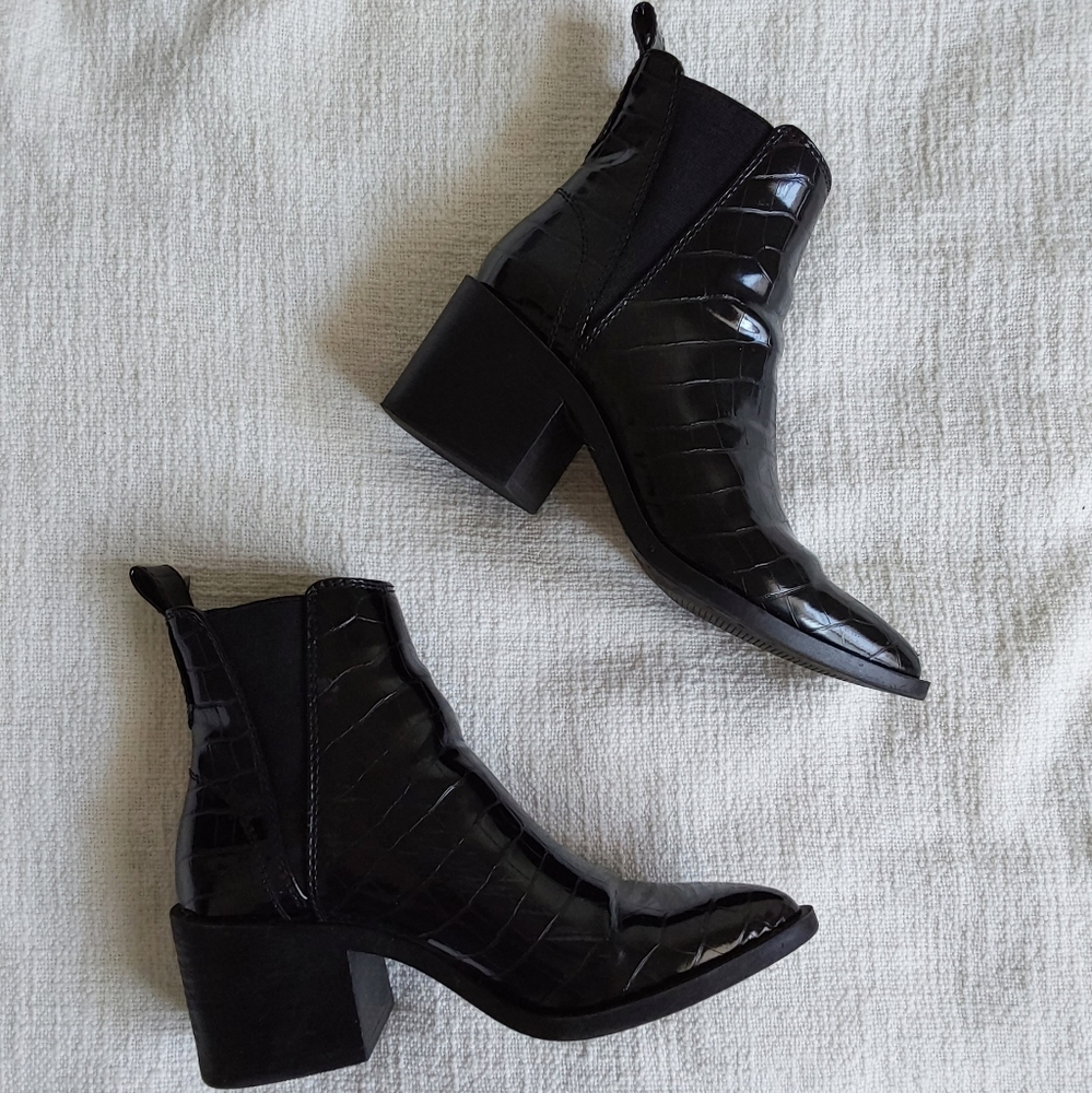 Steve Madden Heeled Chelsea Booties